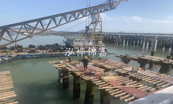 造成房屋地基下沉的原因是什么？如何利用打樁木處理地基下沉問題