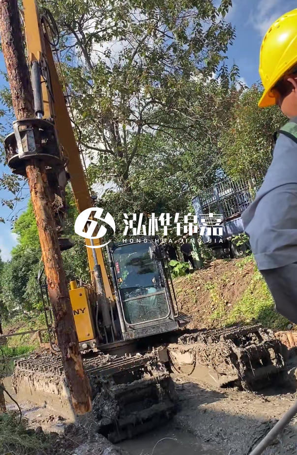 景德鎮(zhèn)河道清淤專業(yè)施工-狹窄河道挖機清理河道的方法？