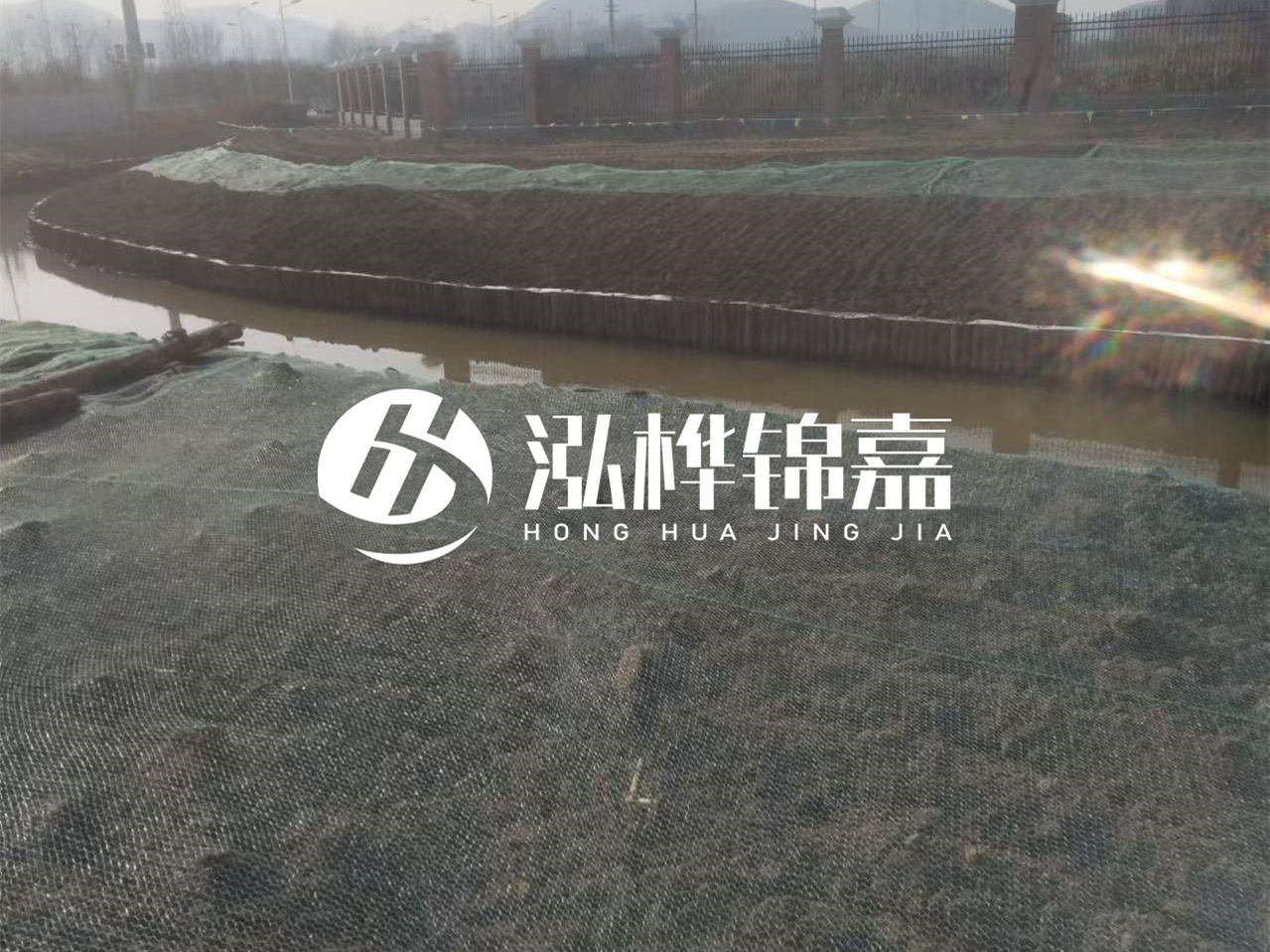 河道木樁打不下去怎么辦？河道打樁木能在水里使用多少年？