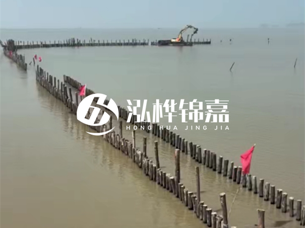 河道護(hù)坡打樁對河岸保護(hù)有何作用？河道松木樁水面需要預(yù)留多長？